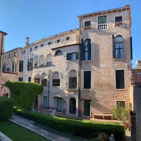 Palazzo Contarini Della Porta Di Ferro Aparthotel เวนิส ภายนอก รูปภาพ