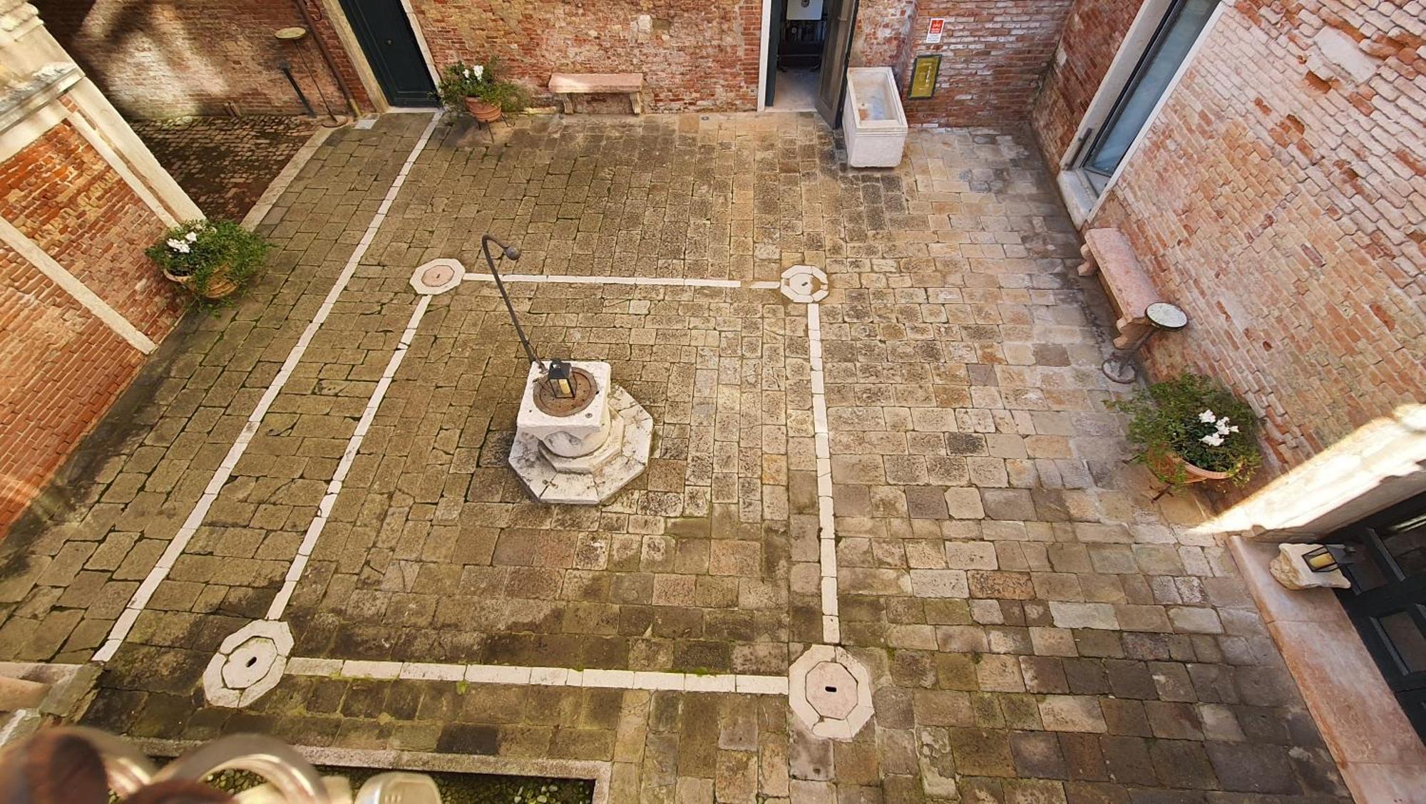 Palazzo Contarini Della Porta Di Ferro Aparthotel เวนิส ภายนอก รูปภาพ