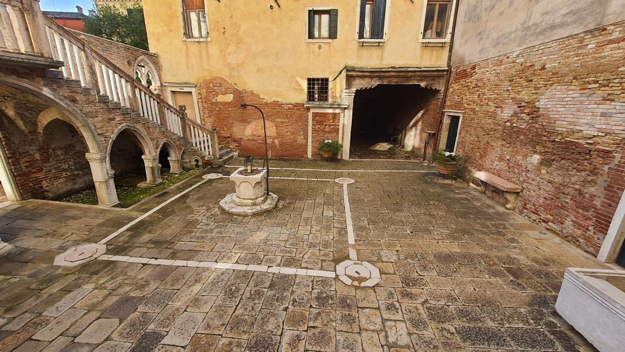 Palazzo Contarini Della Porta Di Ferro Aparthotel เวนิส ภายนอก รูปภาพ