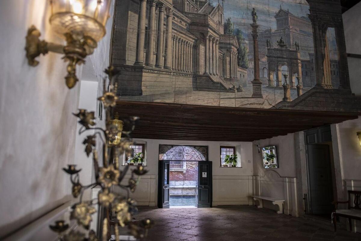 Palazzo Contarini Della Porta Di Ferro Aparthotel เวนิส ภายนอก รูปภาพ