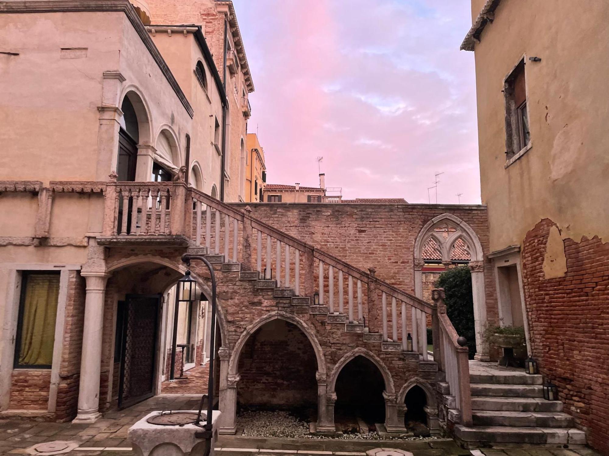 Palazzo Contarini Della Porta Di Ferro Aparthotel เวนิส ภายนอก รูปภาพ