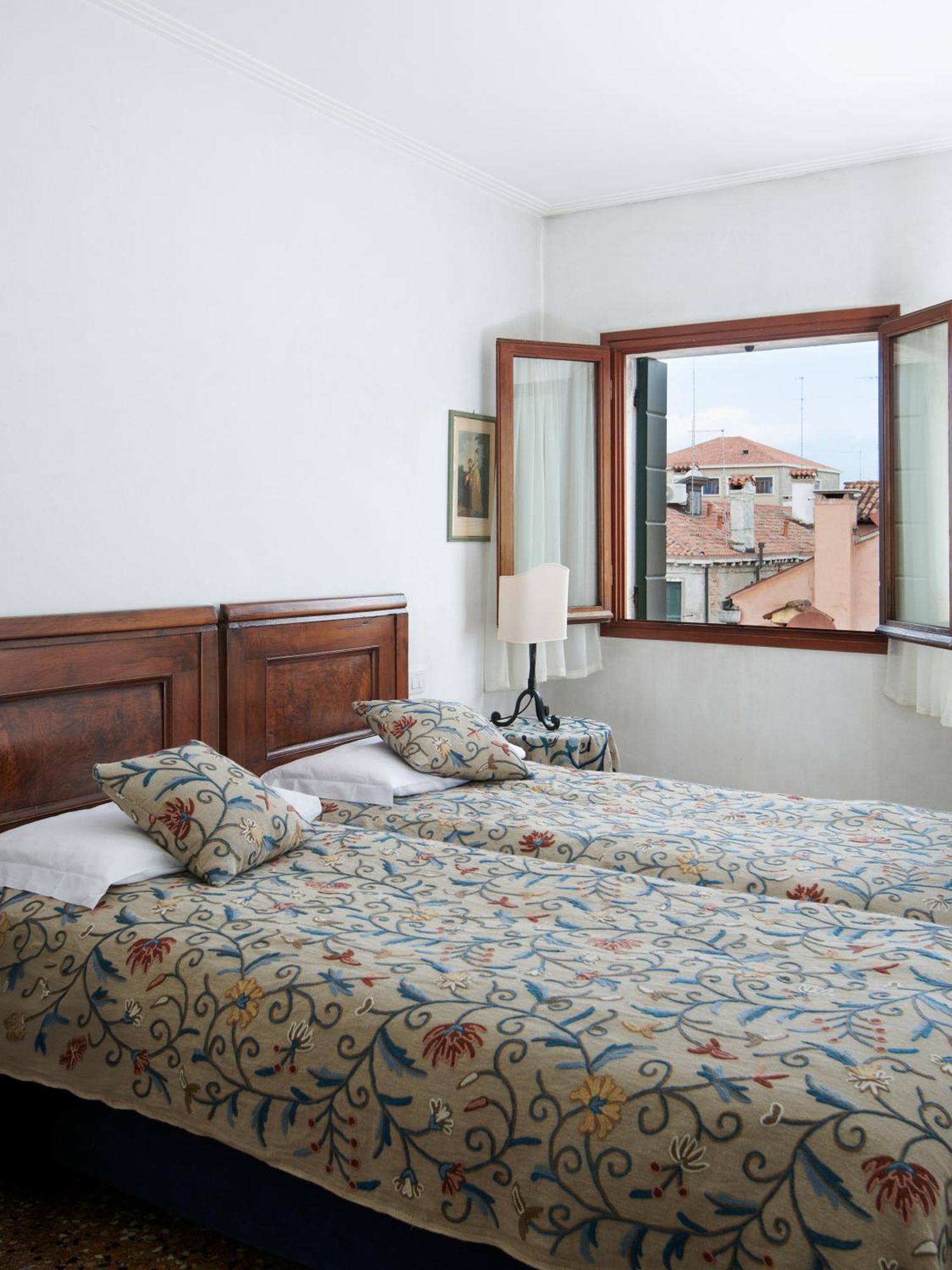 Palazzo Contarini Della Porta Di Ferro Aparthotel เวนิส ภายนอก รูปภาพ