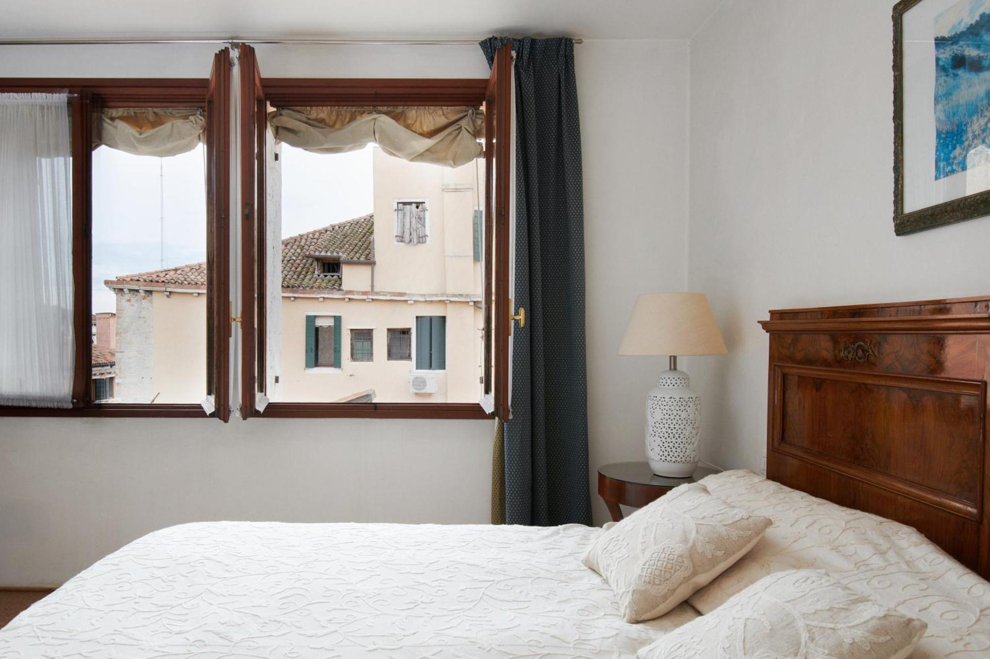 Palazzo Contarini Della Porta Di Ferro Aparthotel เวนิส ภายนอก รูปภาพ