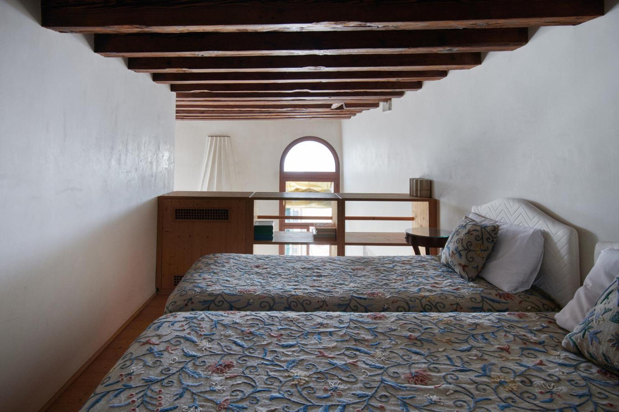 Palazzo Contarini Della Porta Di Ferro Aparthotel เวนิส ภายนอก รูปภาพ